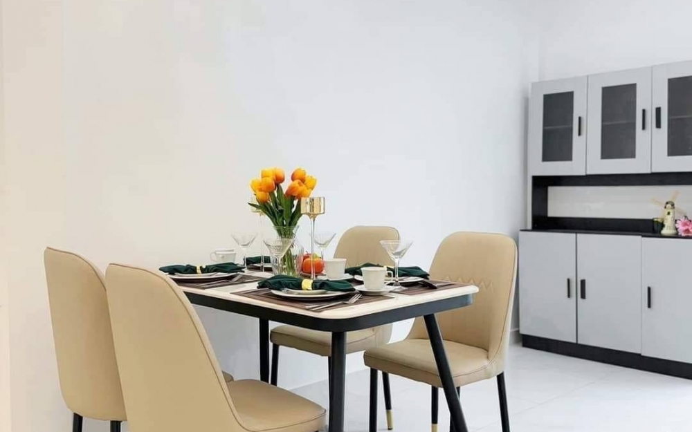 บ้านแฝดสไตล์โมเดิร์น 3 ห้องนอน 2 ห้องน้ำ ห้วยใหญ่