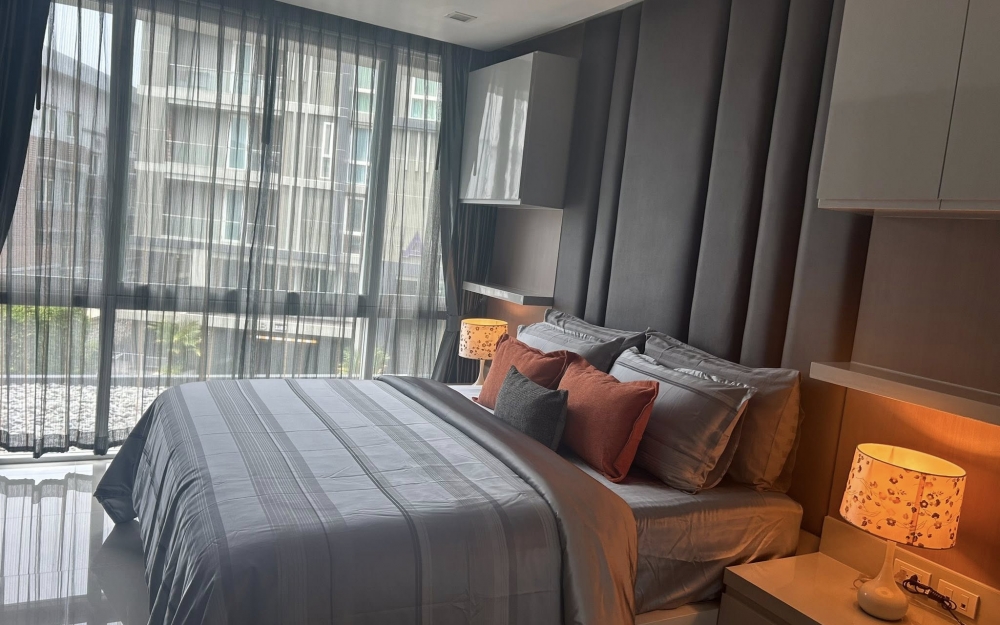 ให้เช่า Apus Condominium เอปัส คอนโดมิเนียม 1 ห้องนอน วิวสระ