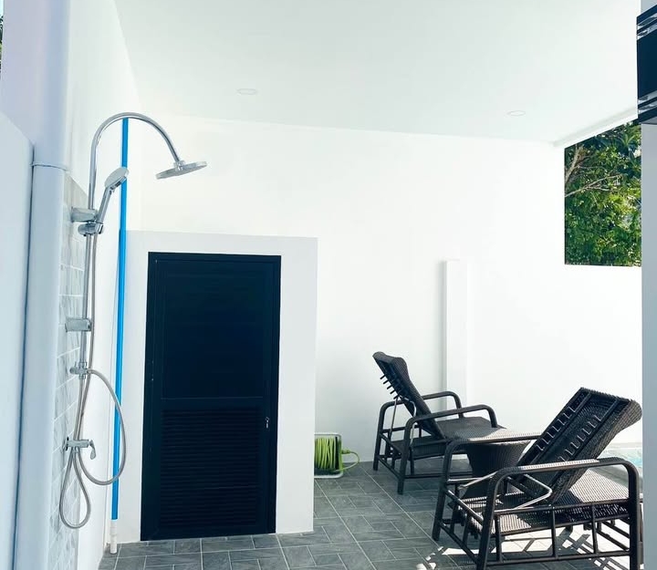 ให้เช่า Pool Villa 2 ชั้น 4 ห้องนอน 5 ห้องน้ำ ซอยสยาม