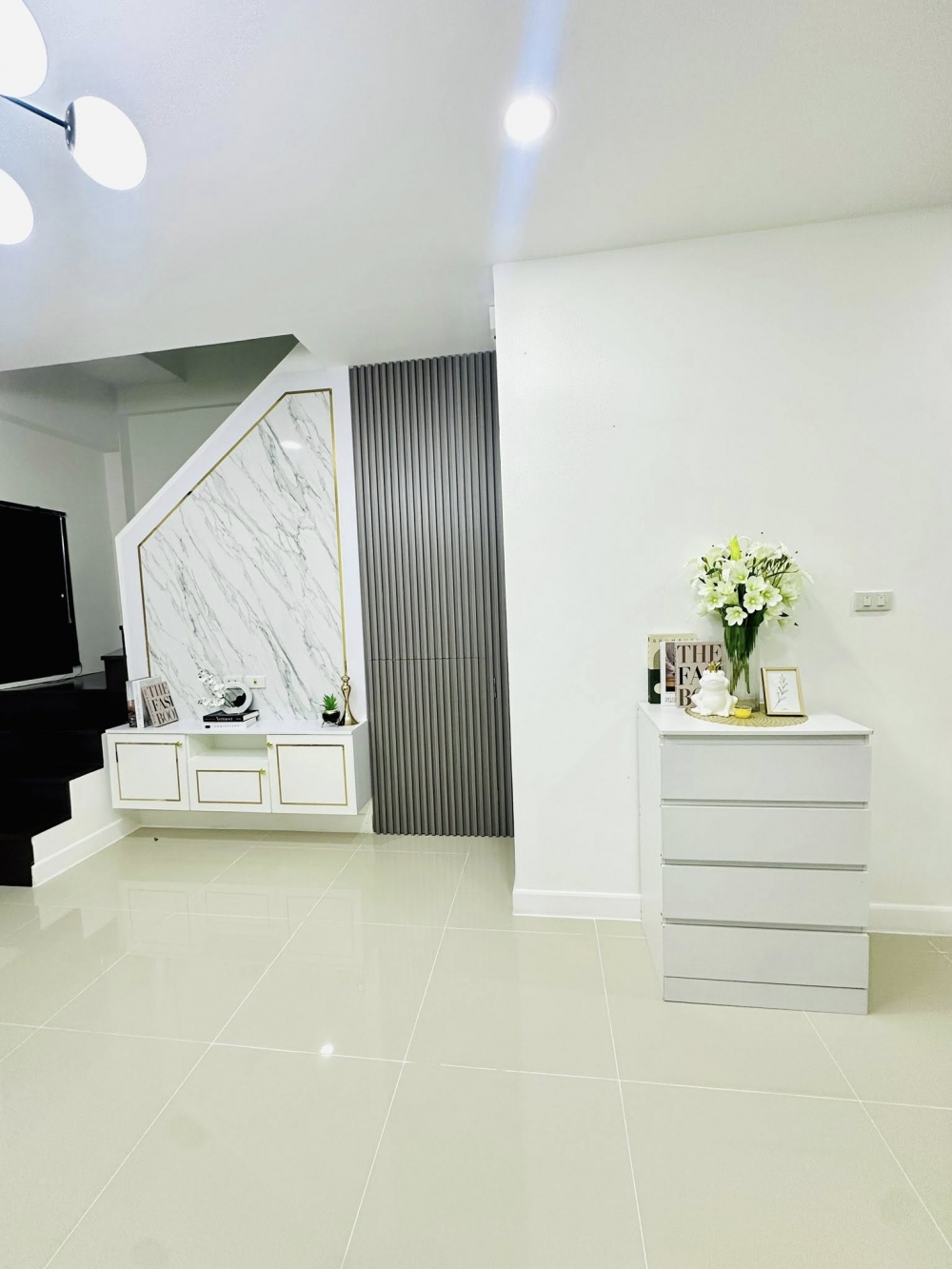 ขาย Town Home 2 ชั้น 3 ห้องนอน 3 ห้องน้ำ เนินพลับหวาน (2)