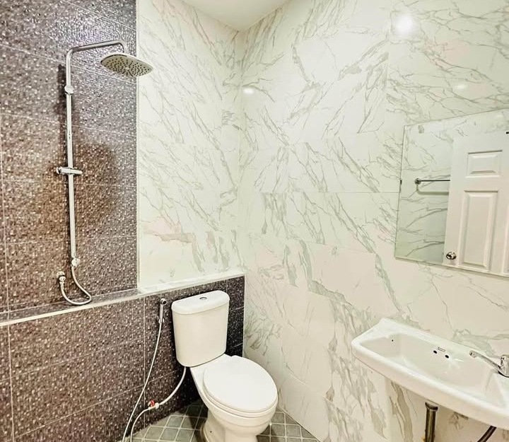 ขาย ทาวน์โฮมชั้นเดียว 2 ห้องนอน 2 ห้องน้ำ ใกล้ถนนสุขุมวิท