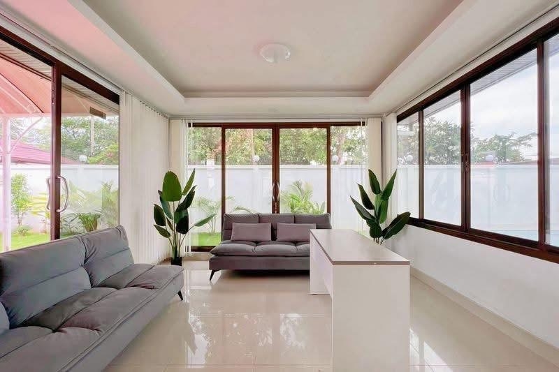 ขาย บ้าน Pool Villa ในหมู่บ้าน Royal View Village (3)