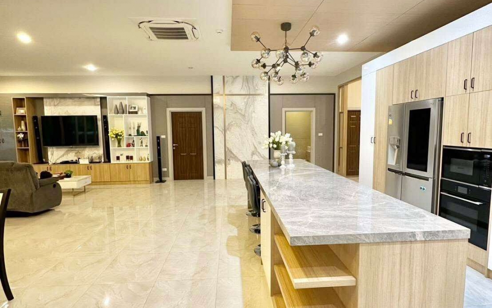 ให้เช่าพูลวิลล่า 6 ห้องนอน ห้วยใหญ่