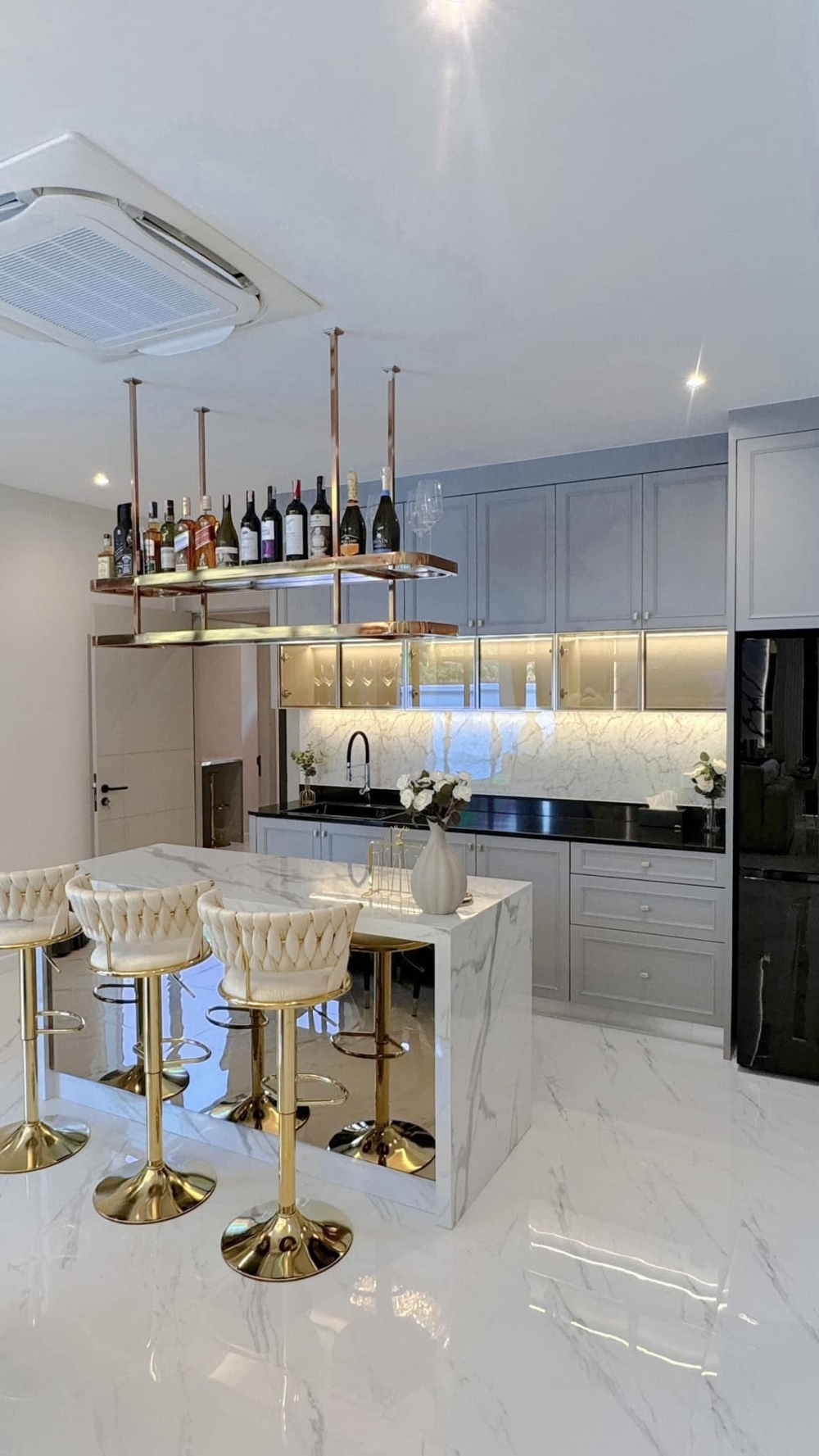 ให้เช่า Pool Villa 2 ชั้น 4 ห้องนอน 5 ห้องน้ำ ใกล้หาดจอมเทียน