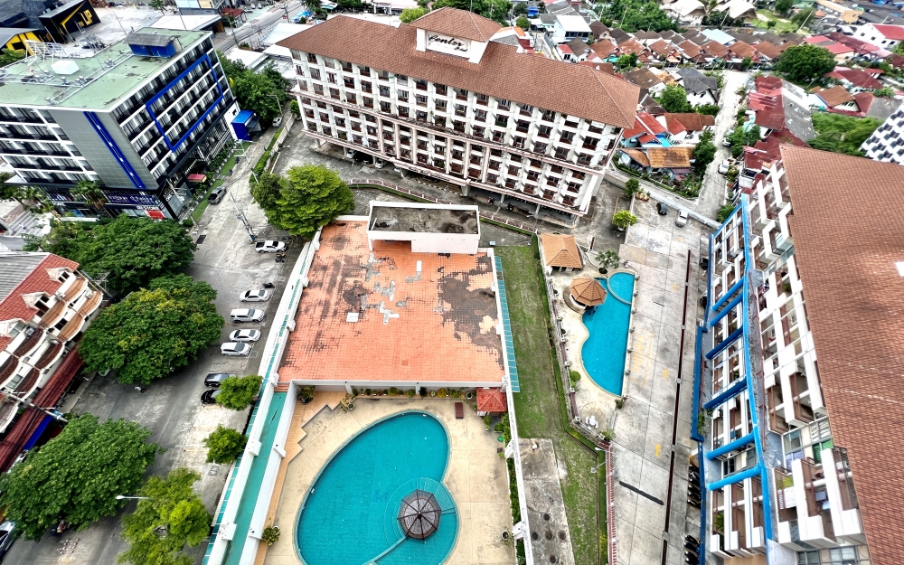 ขาย PKCP Tower Pattaya พีเคซีพี คอนโดมีเนียม พัทยา 3 ห้องนอน วิวสระ (2)