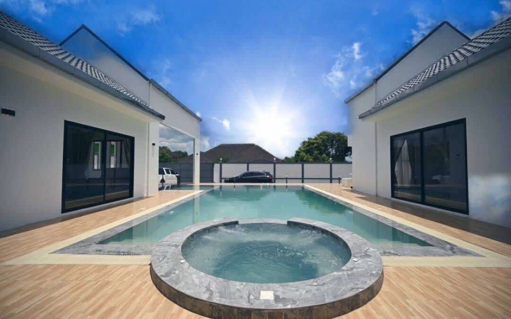 ขายพร้อมผู้เช่า Pool Villa 4 ห้องนอน ห้วยใหญ่ (3)