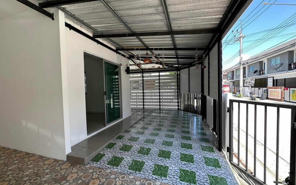 ขายพร้อมผู้เช่า ทาวน์โฮม 2 ชั้น หลังมุม 3 ห้องนอน 2 ห้องน้ำ เครือสหพัฒน์-ศรีราชา