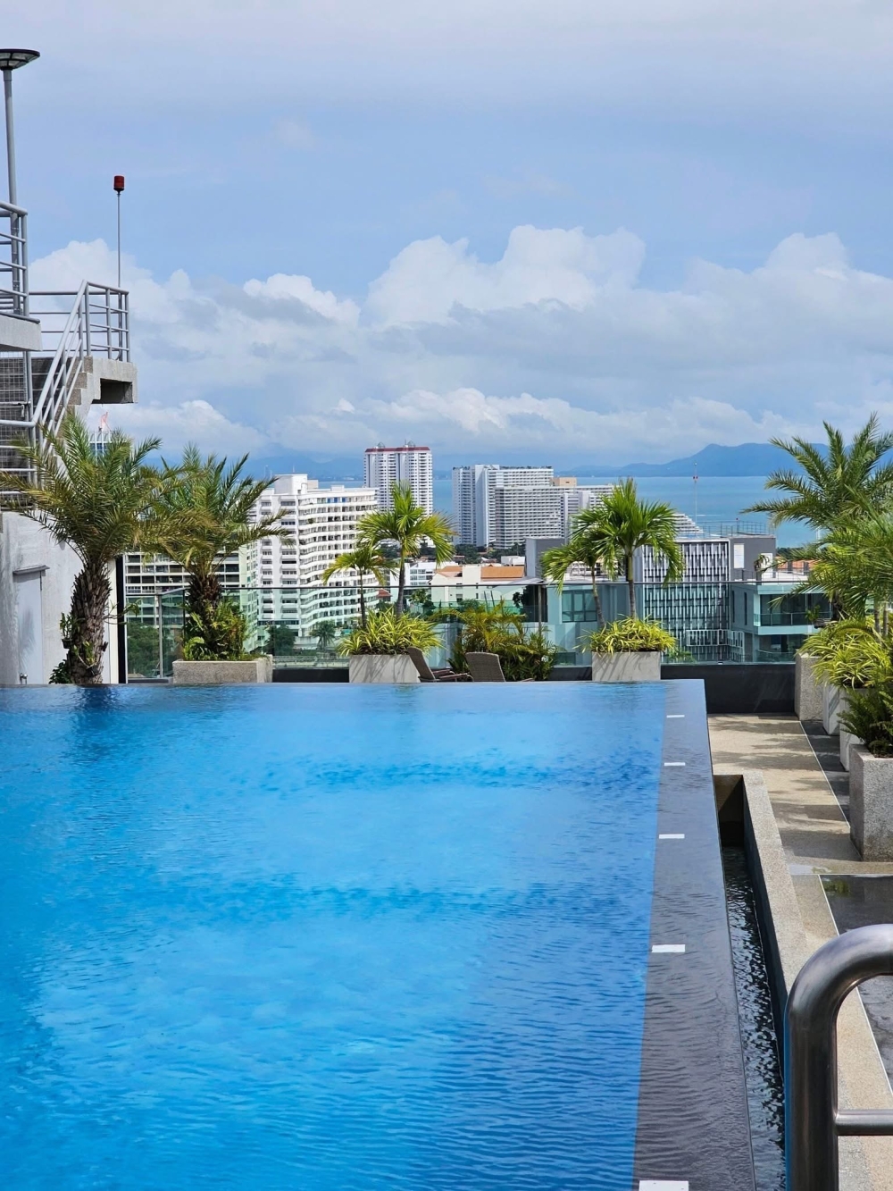 ปล่อยเช่า The Point เดอะ พอยท์ พระตำหนัก