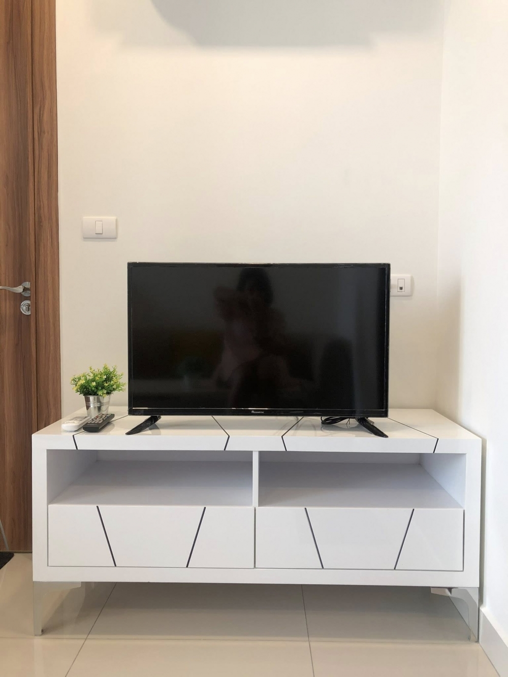 ขาย Arcadia Beach Resort Pattaya อะคาเดีย บีช รีสอร์ท พัทยา 1 ห้องนอน วิวสระ (2)