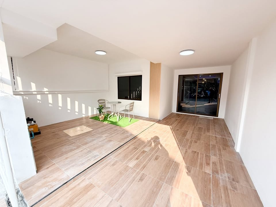 ขาย Town House 2 ห้องนอน 1 ห้องน้ำ เขาน้อย (2)