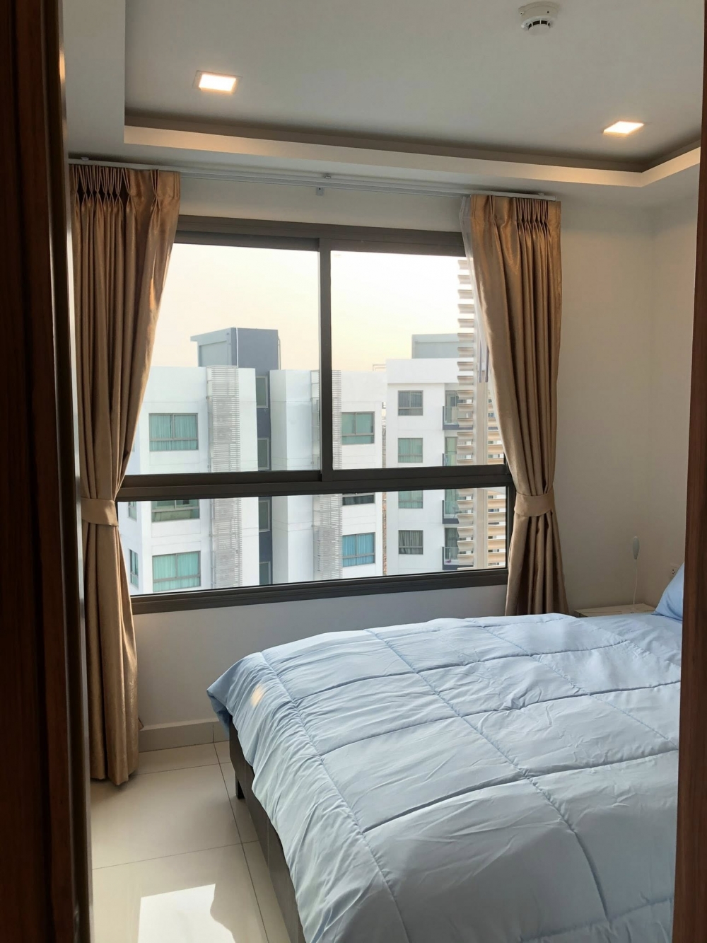 ขาย Arcadia Beach Resort Pattaya อะคาเดีย บีช รีสอร์ท พัทยา 1 ห้องนอน วิวสระ (2)