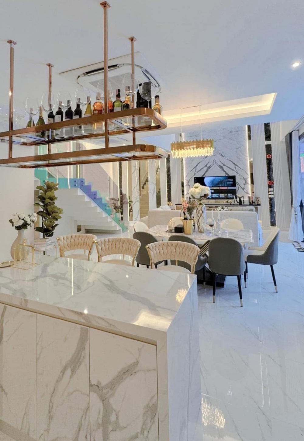 ให้เช่า Pool Villa 2 ชั้น 4 ห้องนอน 5 ห้องน้ำ ใกล้หาดจอมเทียน