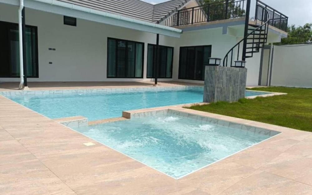 ให้เช่าพูลวิลล่า 4 ห้องนอน 4 ห้องน้ำ พรประภานิมิต พัทยา