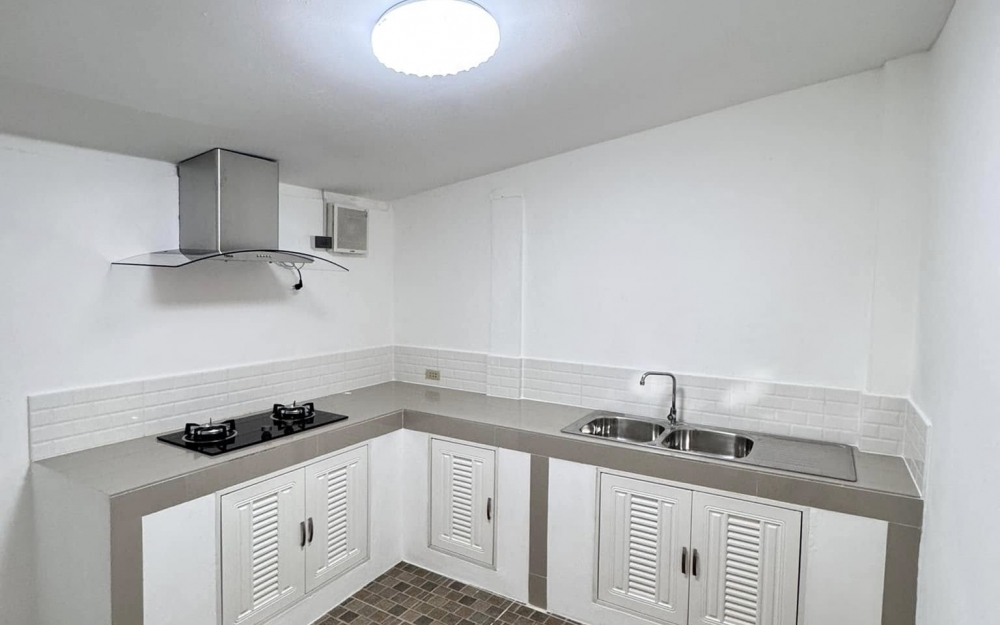 ขายทาวน์โฮม 2 ห้องนอน 1 ห้องน้ำ พัทยาติดสุขุมวิท (2)