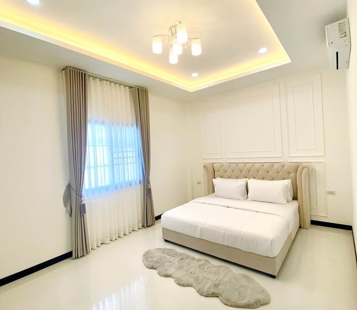 ให้เช่า Pool Villa 2 ชั้น 4 ห้องนอน 5 ห้องน้ำ ซอยสยาม