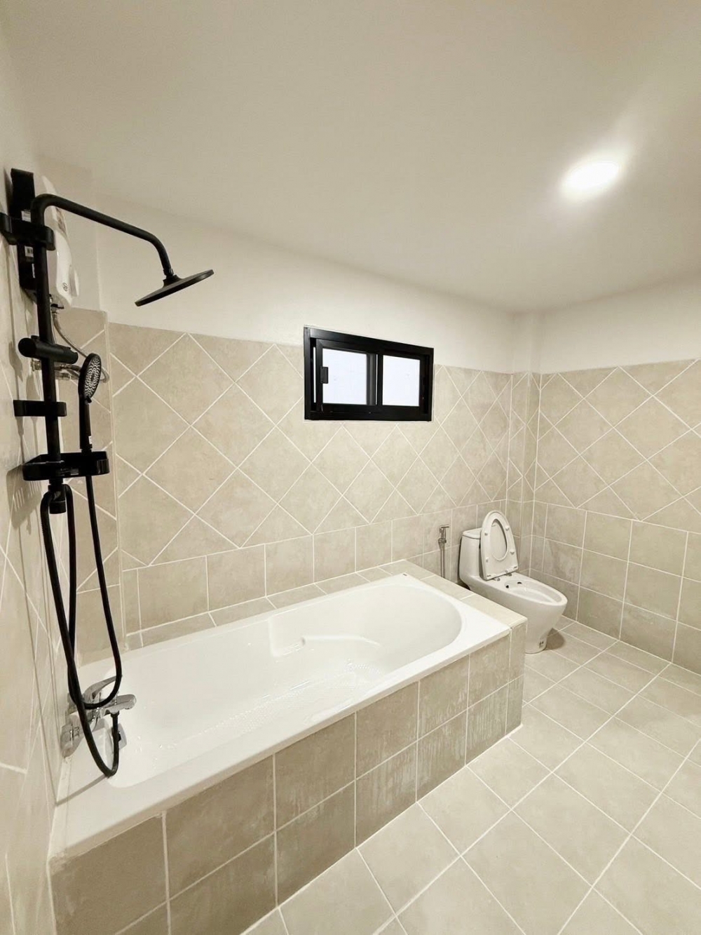 ขาย Pool Villa 4 ห้องนอน 3 ห้องน้ำ เขาน้อย (3)