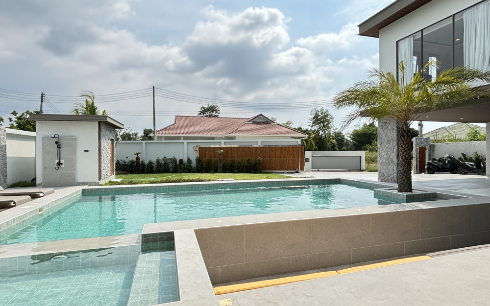 ขาย Pool Villa 2 ชั้น 7 ห้องนอน 8 ห้องน้ำ ห้วยใหญ่ (2)