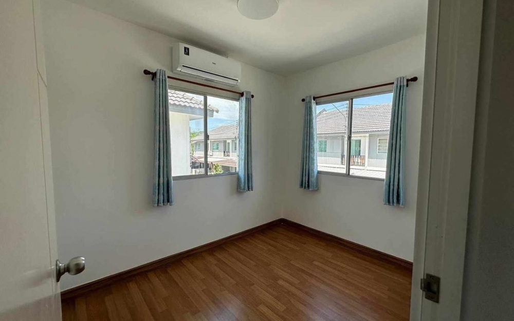 ขายพร้อมผู้เช่า ทาวน์โฮม 2 ชั้น หลังมุม 3 ห้องนอน 2 ห้องน้ำ เครือสหพัฒน์-ศรีราชา