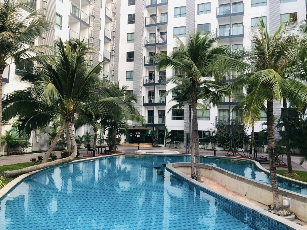 ขาย Arcadia Beach Resort Pattaya อะคาเดีย บีช รีสอร์ท พัทยา 1 ห้องนอน วิวสระ (2)