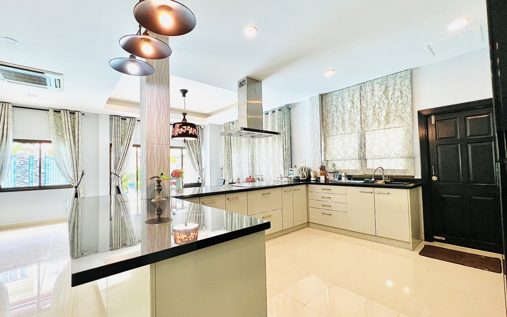 ขาย Pool Villa 2 ชั้น 4 ห้องนอน 4 ห้องน้ำ ห้วยใหญ่ (2)