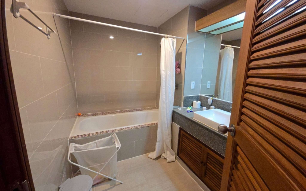 ให้เช่า Goldensand Beachside Condominium 3 ห้องนอน จอมเทียน