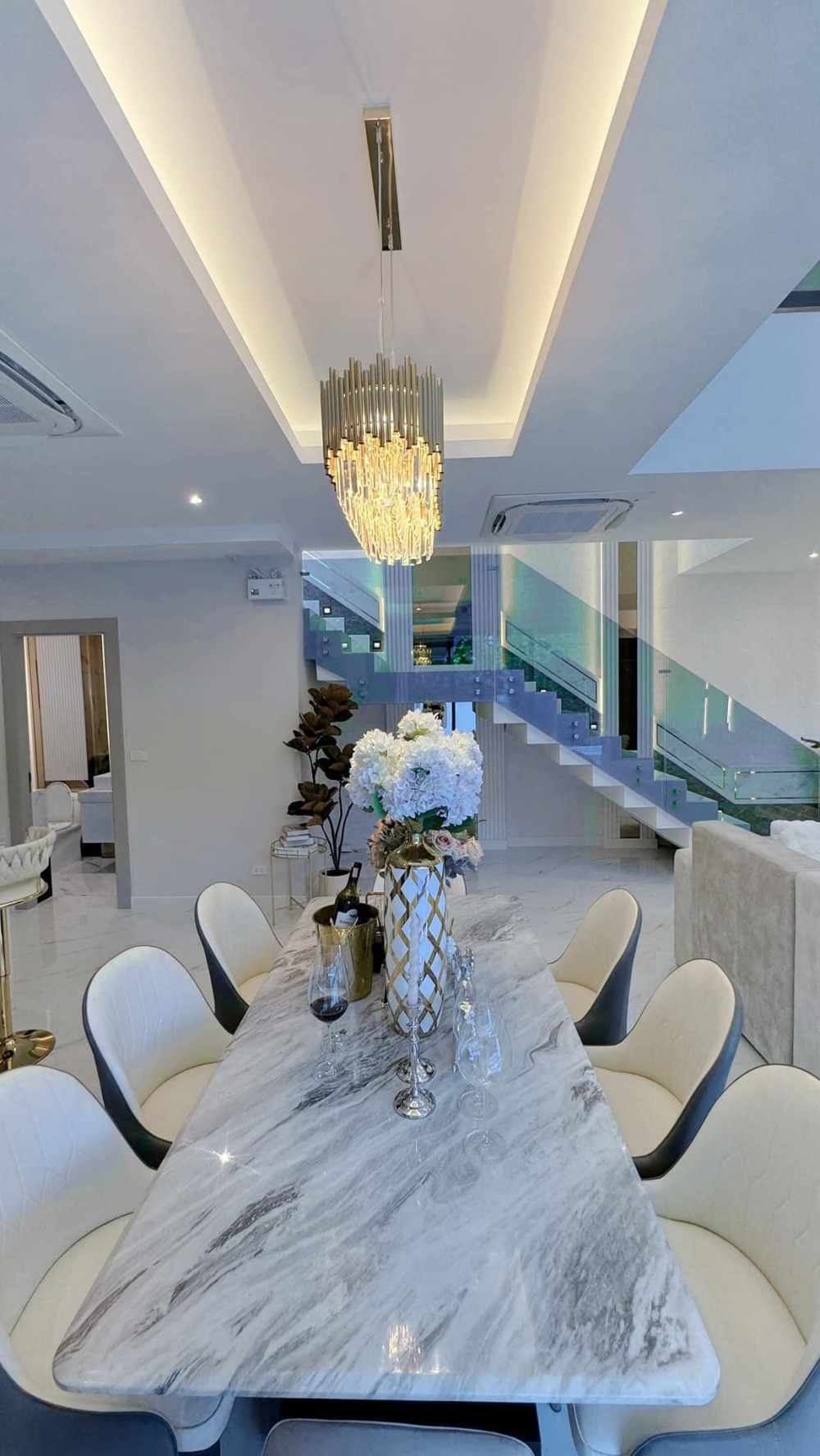 ให้เช่า Pool Villa 2 ชั้น 4 ห้องนอน 5 ห้องน้ำ ใกล้หาดจอมเทียน