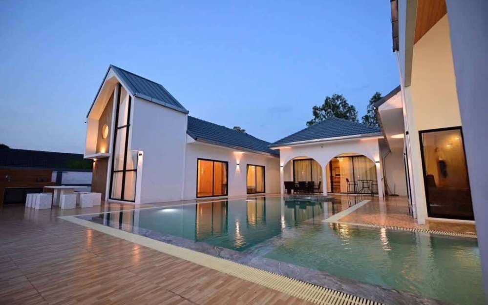 ขายพร้อมผู้เช่า Pool Villa 4 ห้องนอน ห้วยใหญ่ (3)
