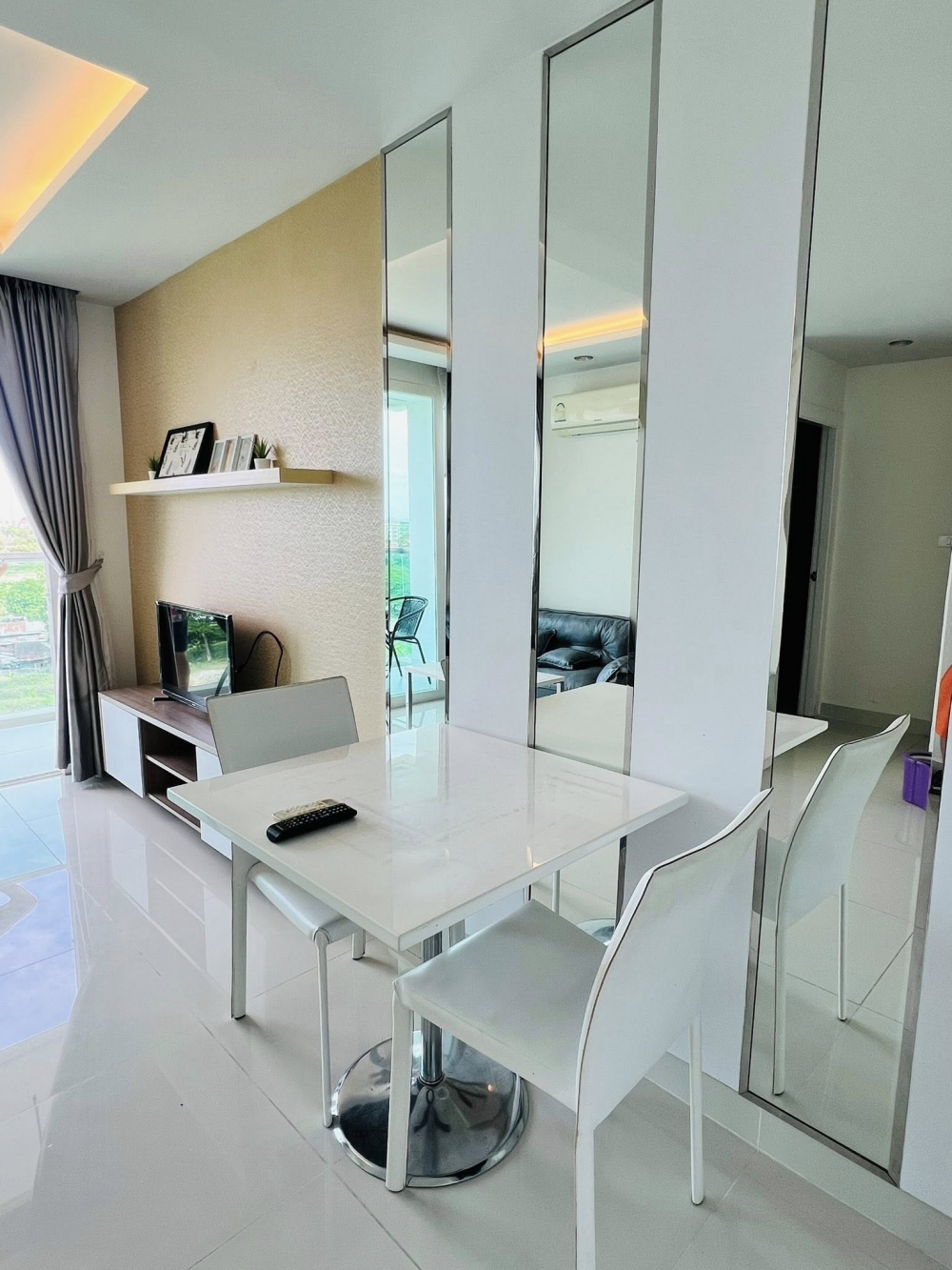 ขายพร้อมผู้เช่า Amazon Residence Jomtien อเมซอน เรสซิเดนซ์ จอมเทียน 1 ห้องนอน (2)