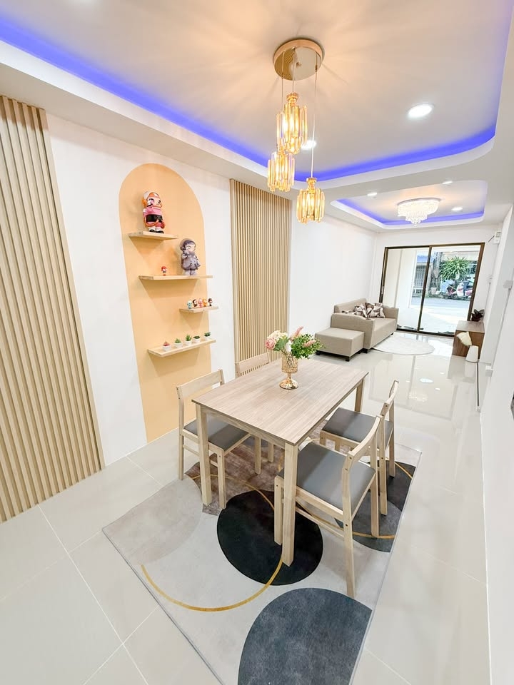 ขาย Town House 2 ห้องนอน 1 ห้องน้ำ เขาน้อย (2)