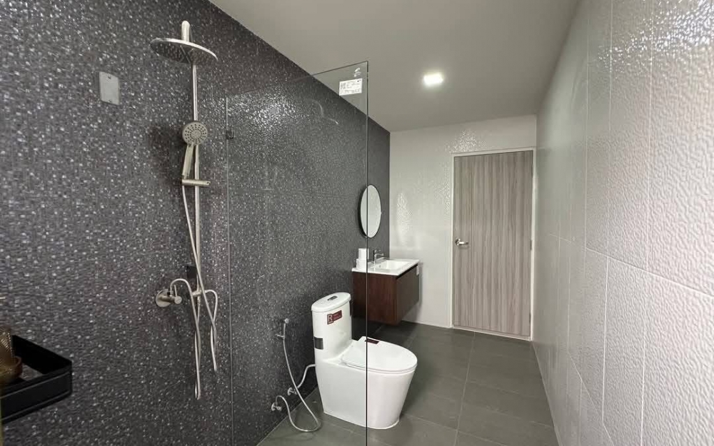 ขาย ทาวน์โฮม 3 ชั้น 4 ห้องนอน 3 ห้องน้ำ พัทยา (3)