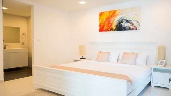 ขาย Club Royal Wongamat คลับ รอยัล วงศ์อมาตย์ 1 ห้องนอน วิวเมือง (2)