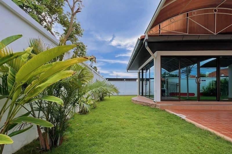 ขาย บ้าน Pool Villa ในหมู่บ้าน Royal View Village (3)