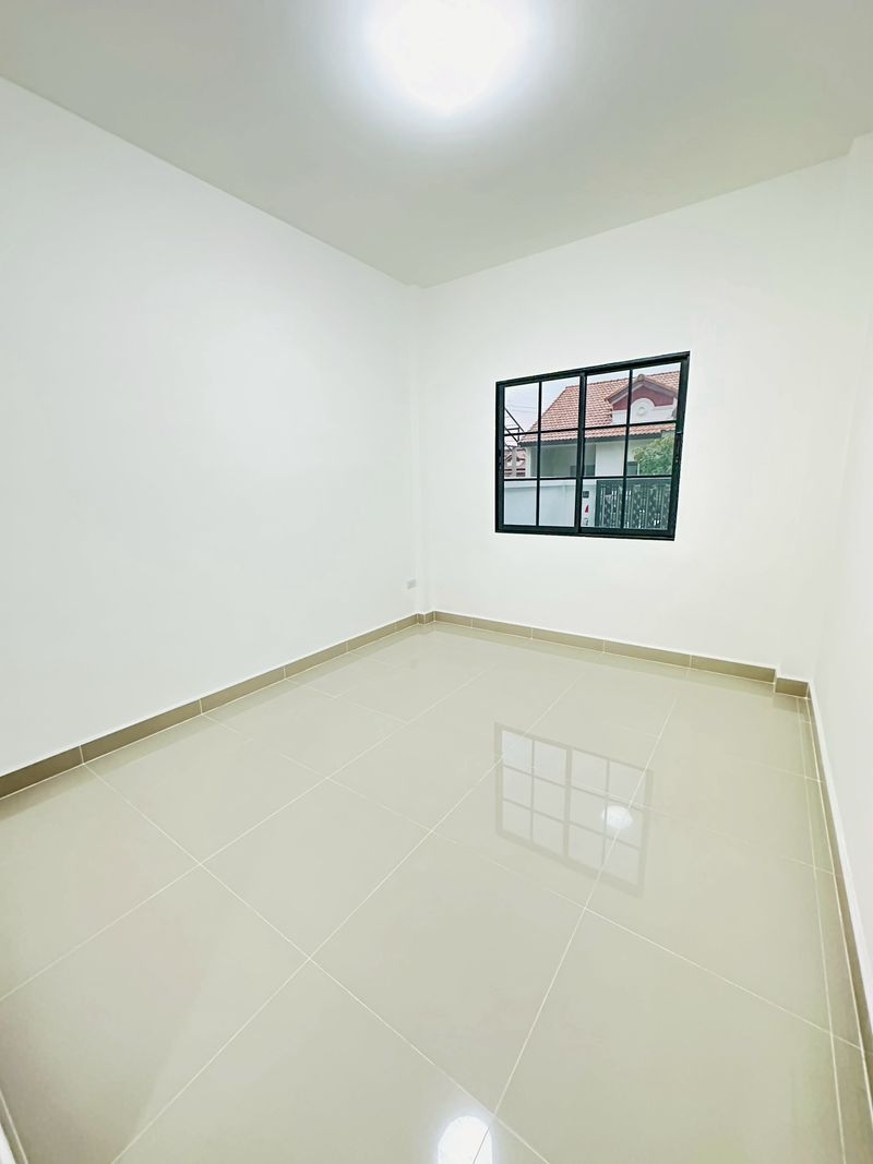 ขาย ทาวน์โฮมชั้นเดียว 2 ห้องนอน 2 ห้องน้ำ พัทยา (2)