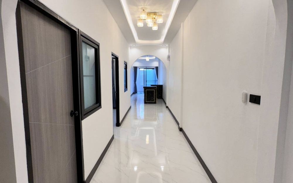 ขายทาวน์โฮม 2 ห้องนอน 2 ห้องน้ำ พัทยาติดสุขุมวิท (2)