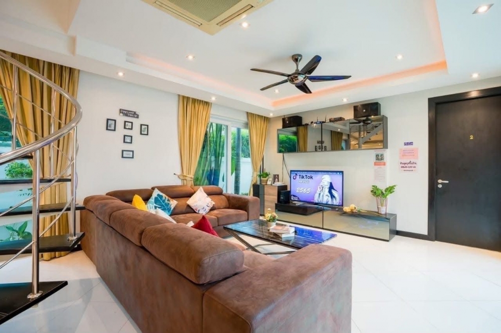 ให้เช่า Pool Villa 2 ชั้น 5 ห้องนอน 5 ห้องน้ำ จอมเทียน