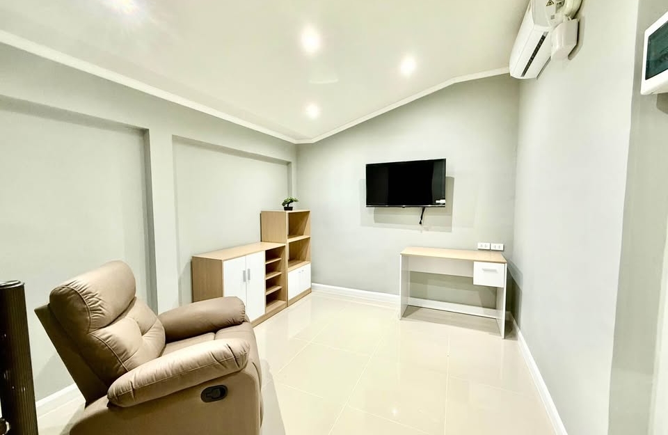 ขาย Pool Villa 4 ห้องนอน 2 ห้องน้ำ หมู่บ้านวันทนา ซอยมาบตาโต (3)