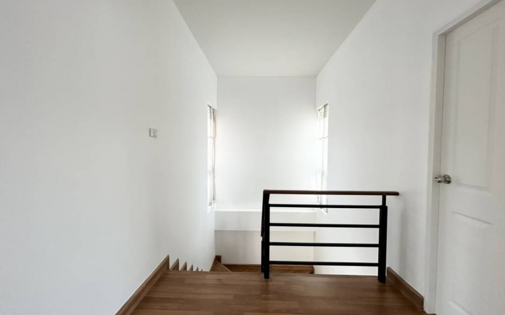 ขายบ้านแฝด 2 ชั้น 3 ห้องนอน 3 ห้องน้ำ บึงวรกิจ (1)