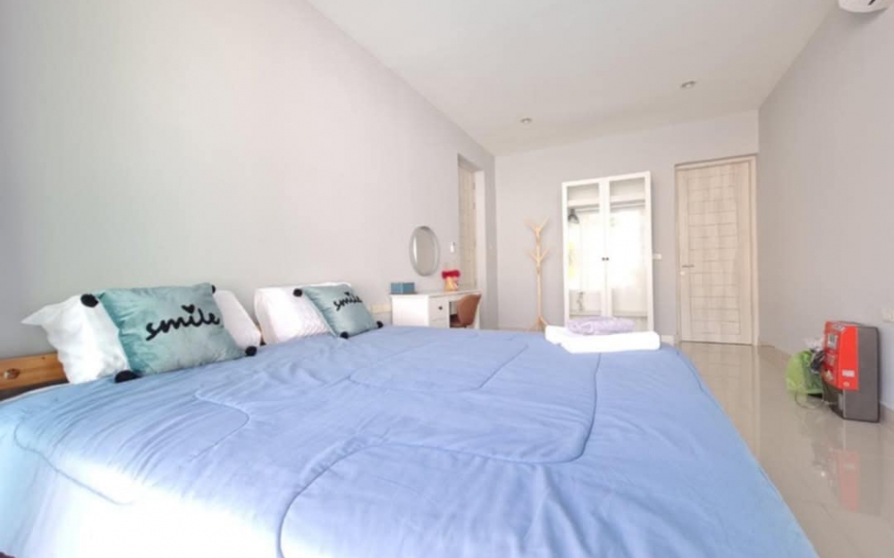 For rent Pool Villa 4 bedrooms 5 bathrooms Bang Saray