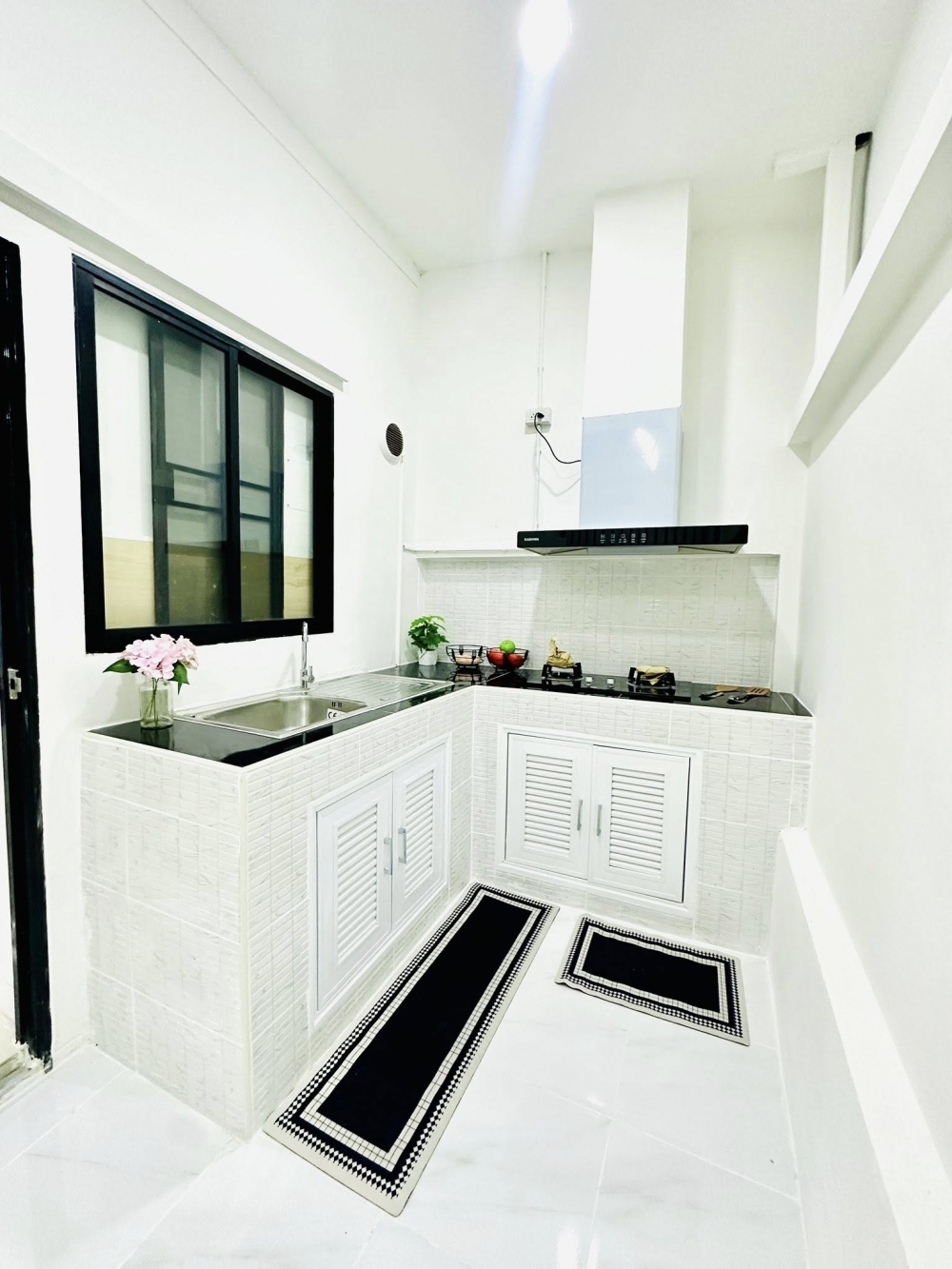 ขาย Town Home 2 ชั้น 3 ห้องนอน 3 ห้องน้ำ เนินพลับหวาน (2)