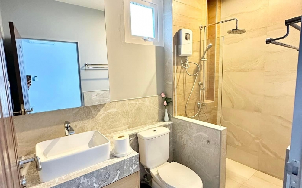 ขายบ้านเดี่ยวสไตล์โมเดิร์น 2 หลังในรั้วเดียวกัน 6 ห้องนอน 7 ห้องน้ำ ห้วยใหญ่ ติดเจ้าของ (3)