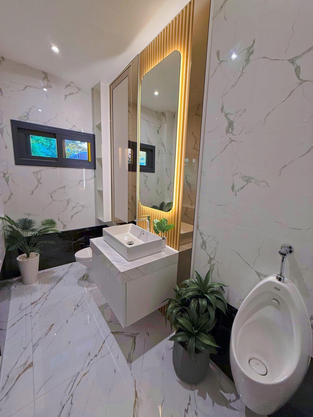 ให้เช่า Pool Villa 2 ชั้น 4 ห้องนอน 5 ห้องน้ำ ใกล้หาดจอมเทียน