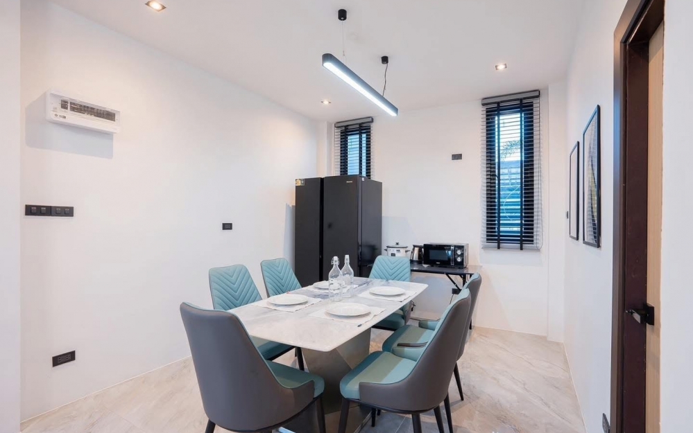 ให้เช่า Pool Villa 2 ชั้น 4 ห้องนอน 4 ห้องน้ำ ห้วยใหญ่