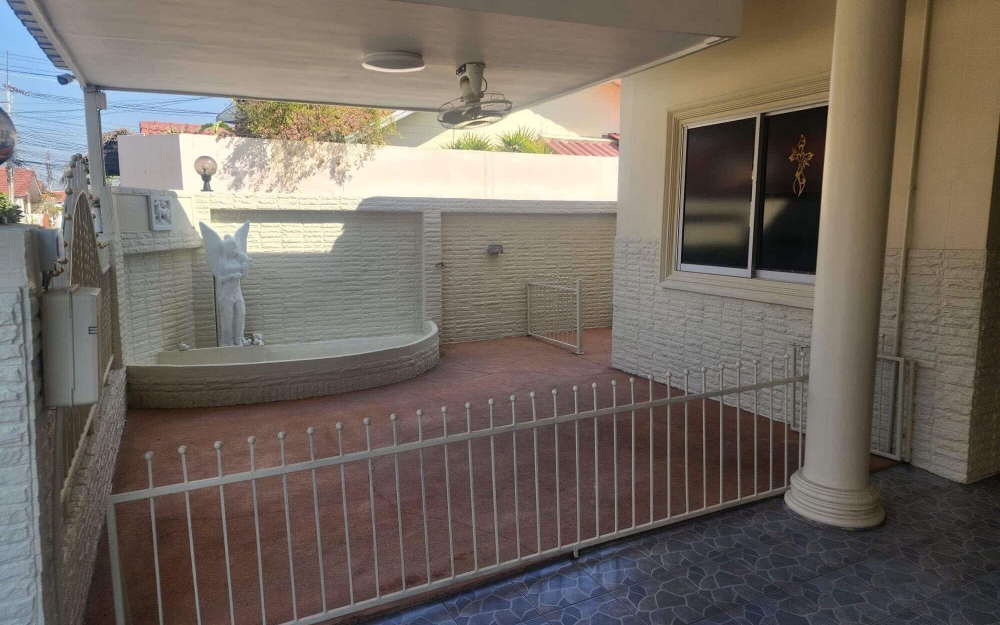 ขายทาวน์เฮาส์ชั้นเดียว 2 ห้องนอน 1 ห้องน้ำ เอกมงคล พัทยา (2)