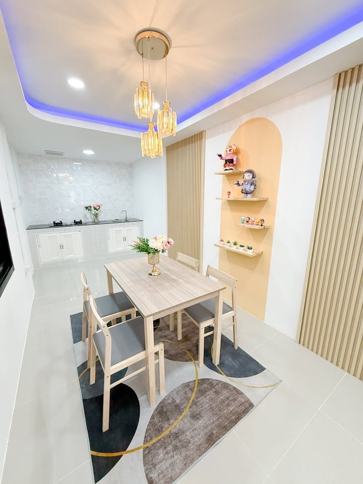 ขาย Town House 2 ห้องนอน 1 ห้องน้ำ เขาน้อย (2)