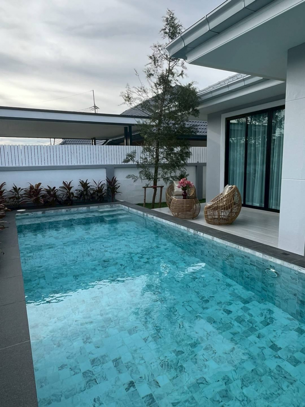 ขาย Pool Villa ชั้นเดียว 4 ห้องนอน 3 ห้องน้ำ ซอยสยาม (2)