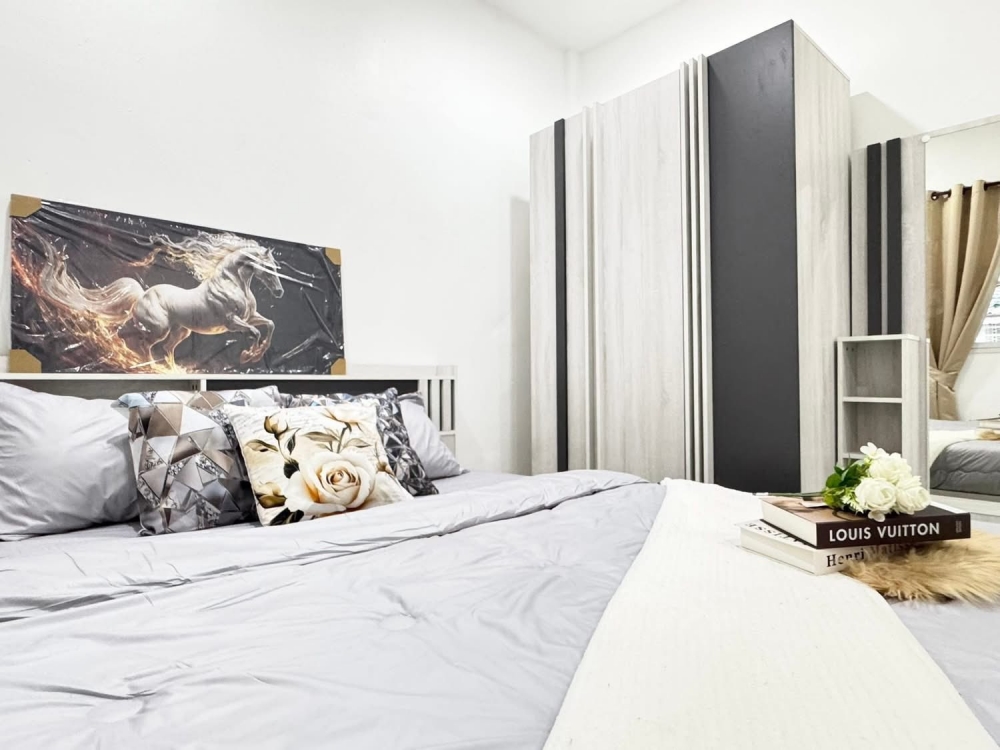 ขาย ทาวน์เฮ้าส์ 2 ห้องนอน 1 ห้องน้ำ เขาน้อย