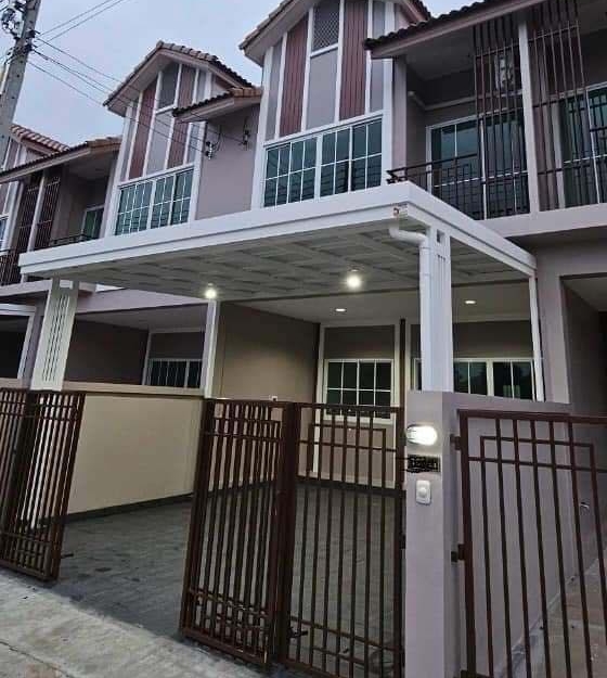 ปล่อยเช่ารายปี ทาวน์โฮม 2 ชั้น ซอยสยามคันทรี 3 ห้องนอน 3 ห้องน้ำ