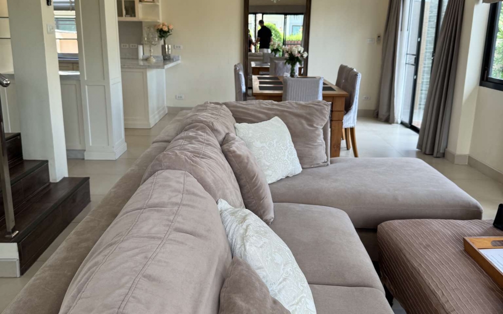 ให้เช่าพูลวิลล่า 3 ห้องนอน บ้านอำเภอ