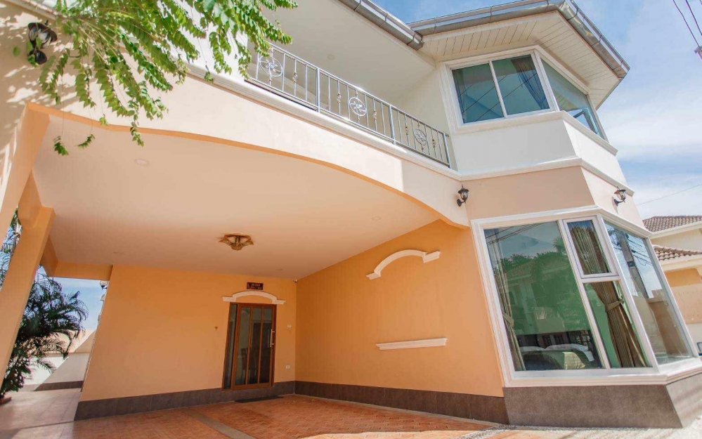 ปล่อยเช่าบ้าน Pool Villa สำหรับทำธุรกิจ 6 ห้องนอน 7 ห้องน้ำ พัทยากลาง