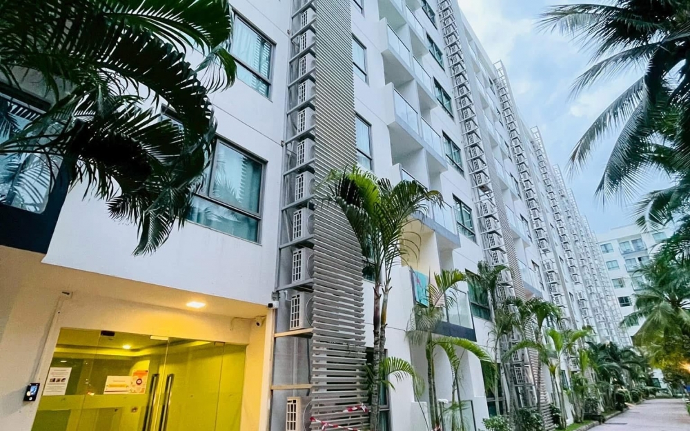 ขาย Arcadia Beach Resort Pattaya อะคาเดีย บีช รีสอร์ท พัทยา 1 ห้องนอน วิวสระ (2)